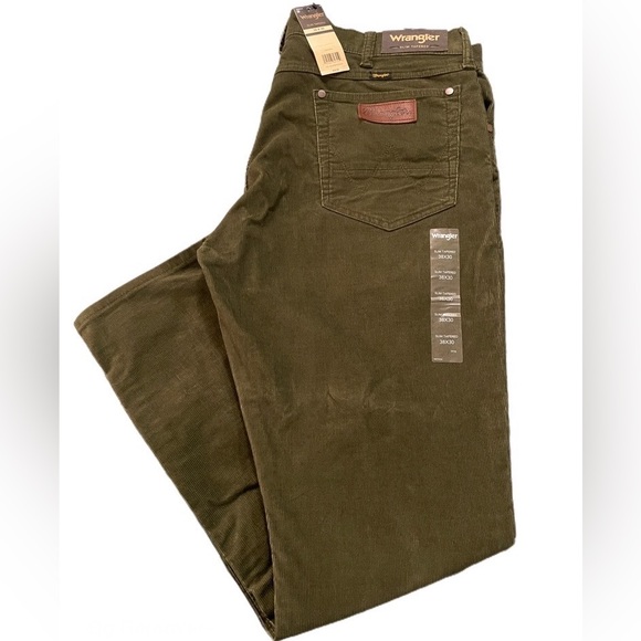 Wrangler Men's Slim Tapered Corduroy Pant - Picture 6 of 7